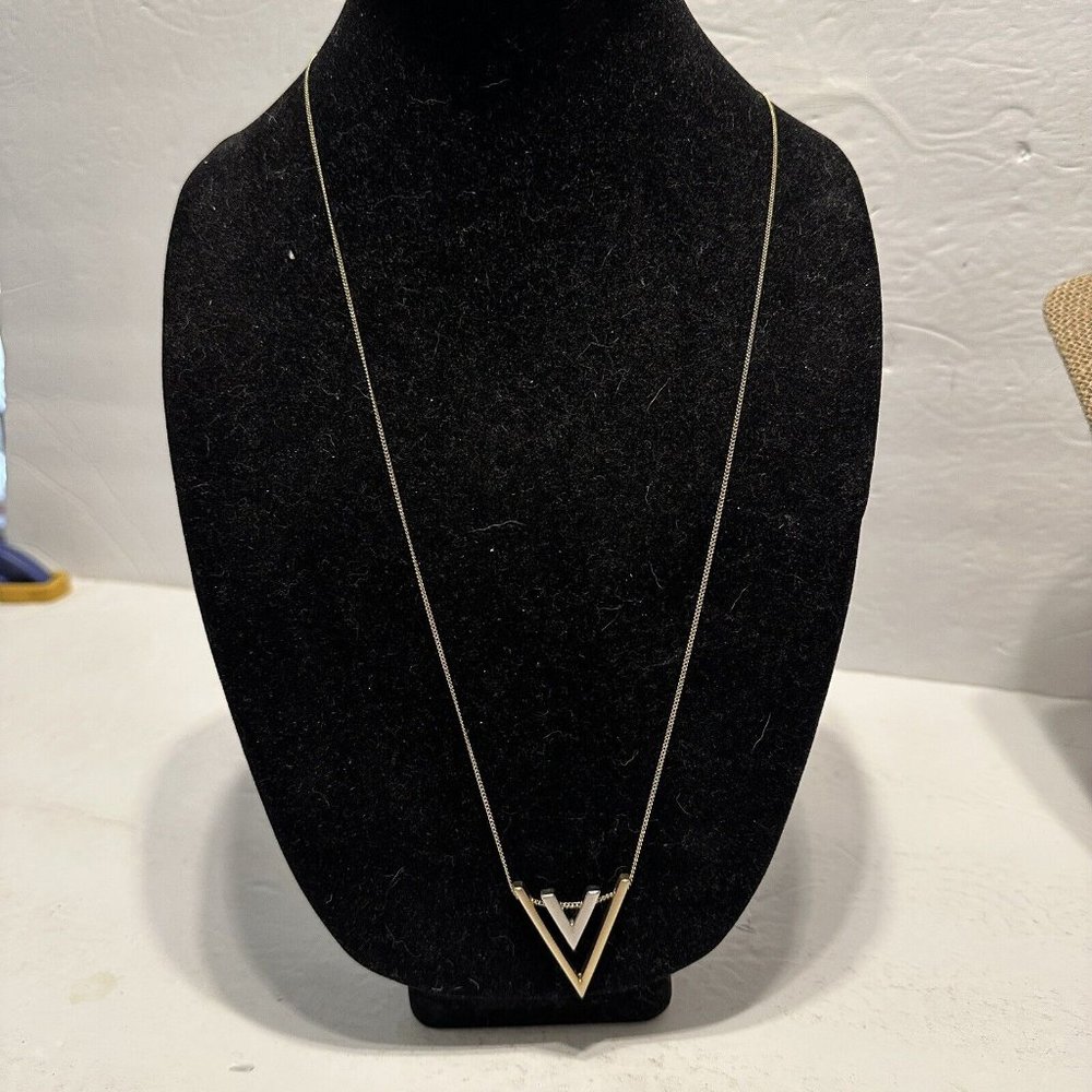 31-33” Long Necklace Gold Silver Tone Chevron  Dainty V Cut Cleavage Multi tone